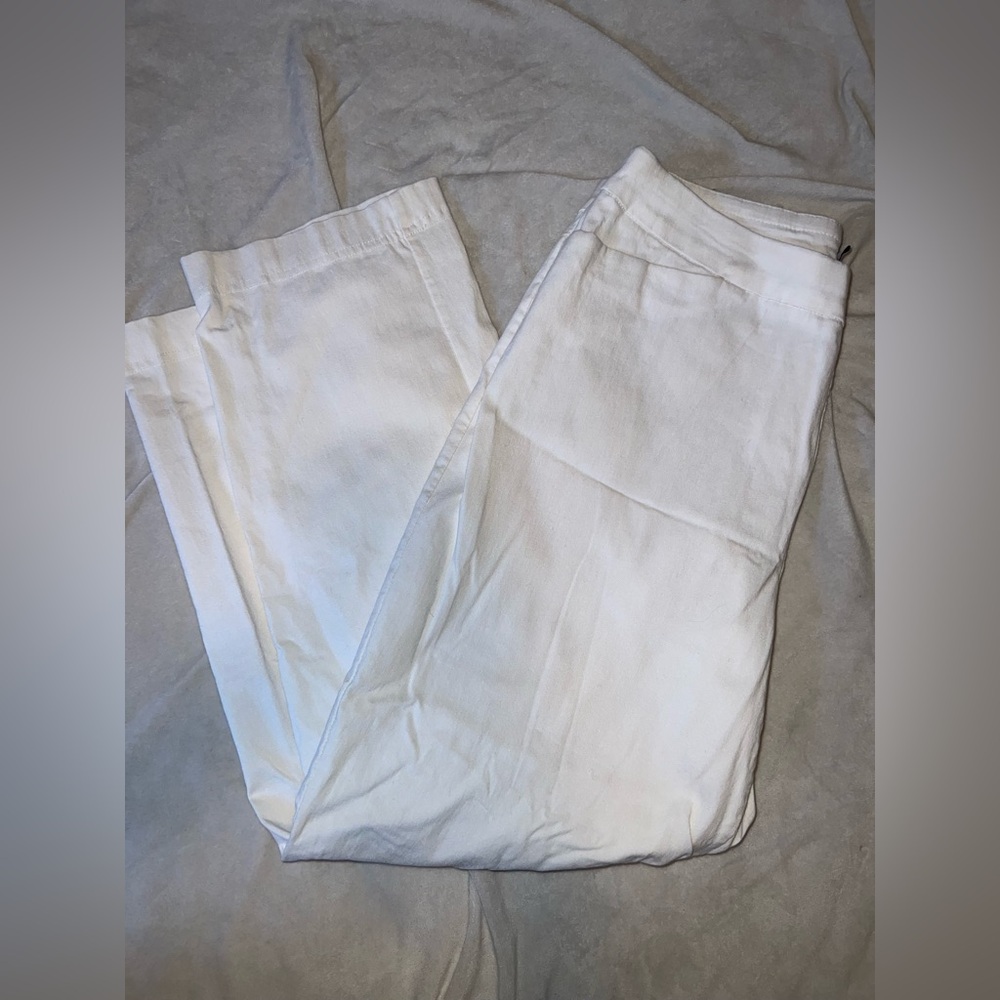White Capri Pants